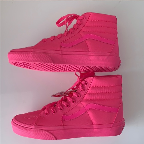 pink vans off the wall